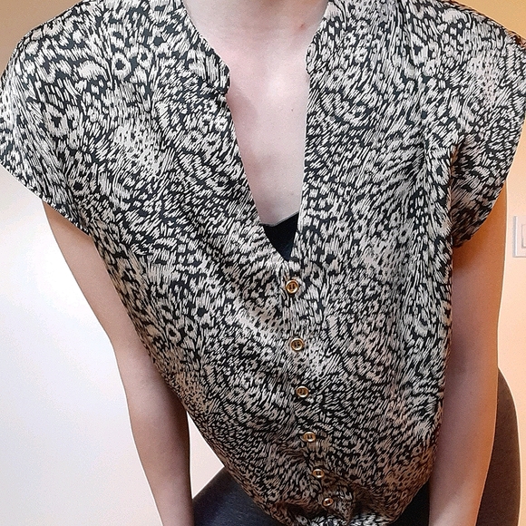 Vero Moda Cheetah Print Blouse - Picture 6 of 7